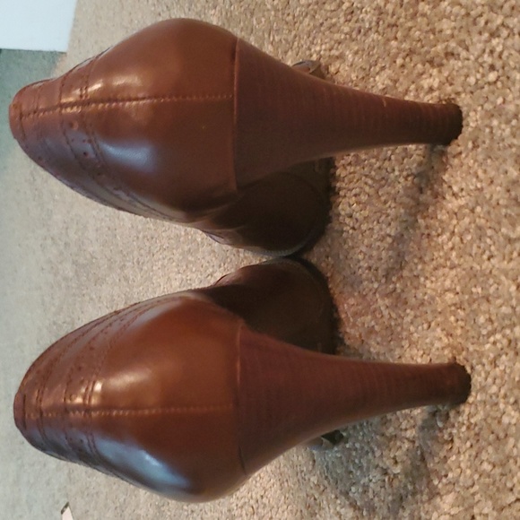 BCBGirls heels. Size 9 - Picture 4 of 4